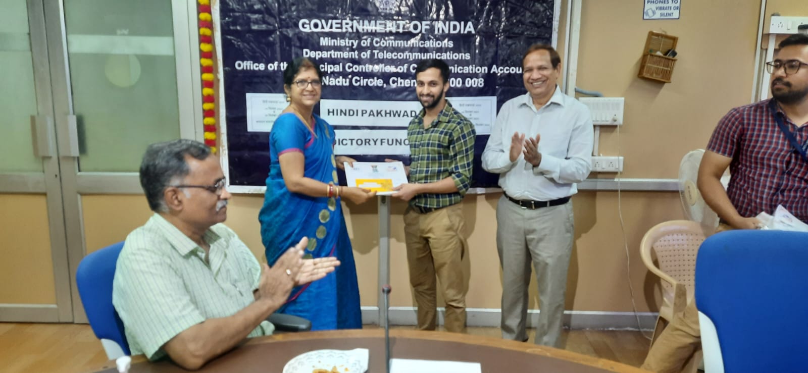 Hindi Fortnight 2022 prize distribution