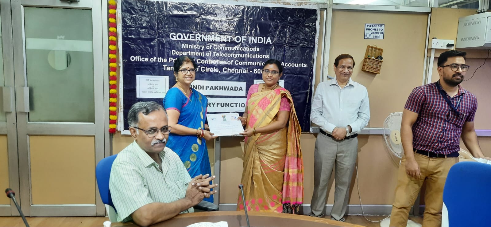 Hindi Fortnight 2022 prize distribution
