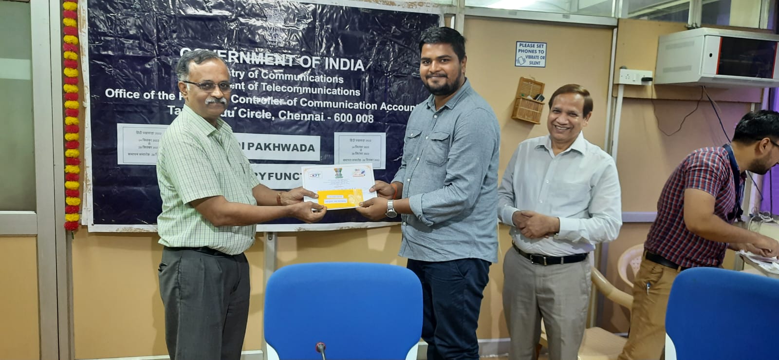 Hindi Fortnight 2022 prize distribution