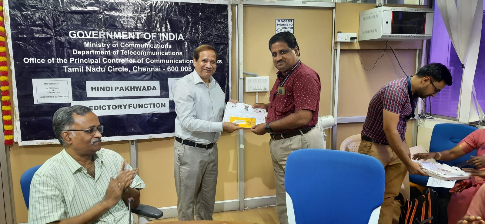 Hindi Fortnight 2022 prize distribution