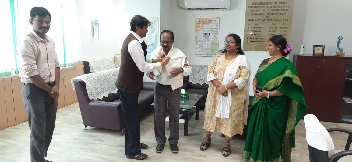 Today on the eve of National Pensioners Day, Sri Awadhesh Kumar, Pr.CCA Southern Zone, Chennai felicitated the pensioners. Pensioners expressed their gratitude and appreciated the efficacy in serving the needs of more than 5