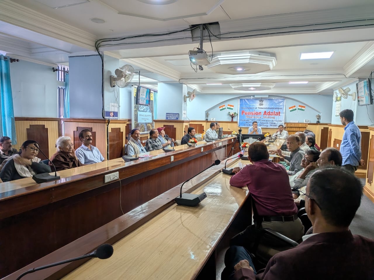 वित्तीय वर्ष 2026–27 की द्वितीय तिमाही पेंशन अदालत 25.09.2026 को O/o CCA, NE-I, शिलांग में आयोजित की गई। पेंशनर ID कार्ड वितरित किए गए, DLC शिविर आयोजित किया गया तथा पेंशनरों को Jeevan Pramaan के माध्यम से Self-DLC के बारे मे
