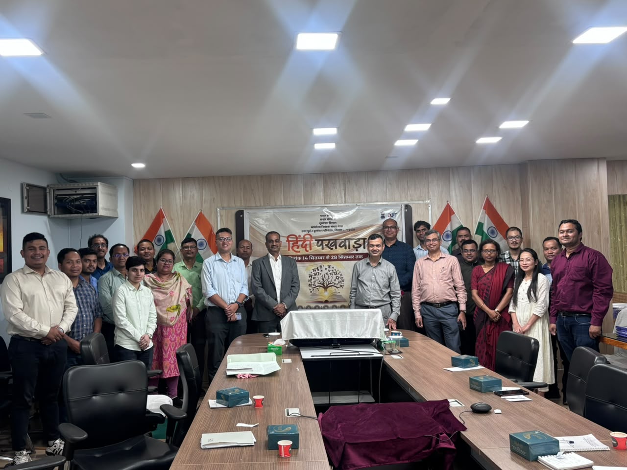 हिंदी पखवाड़ा–2026 के समापन अवसर पर कार्यालय नियंत्रक संचार लेखा, NE-I, शिलांग में आयोजित विभिन्न हिंदी प्रतियोगिताओं के विजेताओं को पुरस्कार प्रदान कर सम्मानित किया गया। ? सभी प्रतिभागियो के हिंदी के प्रति यह उत्साह एवं समर्